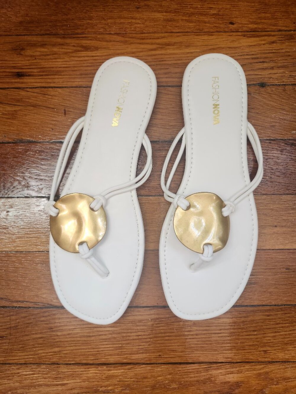Fashion Nova Woke Up In Tulum Flat Sandals - White